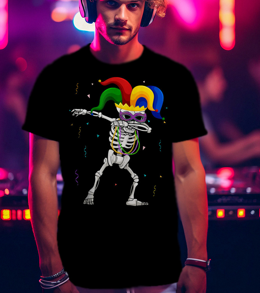 Skeleton Mardi Gras Jester Mask Dabbing With Beads And Confetti T-Shirt