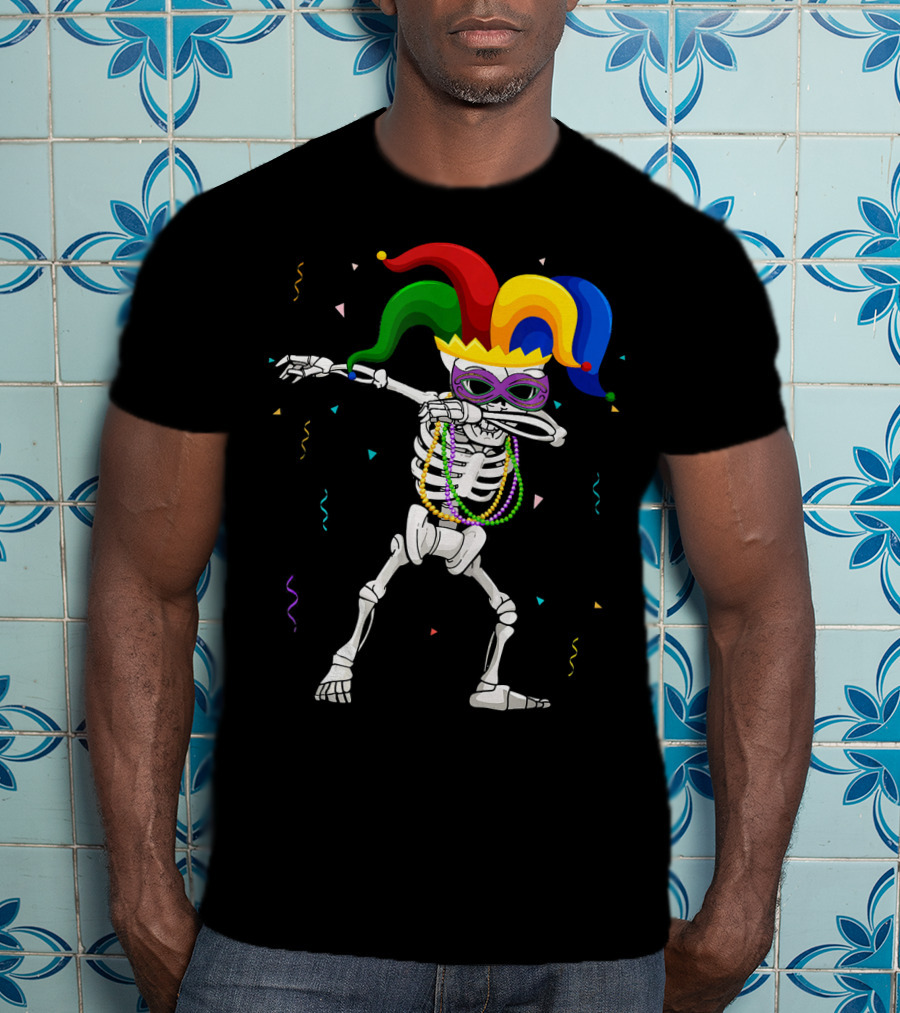 Skeleton Mardi Gras Jester Mask Dabbing With Beads And Confetti T-Shirt
