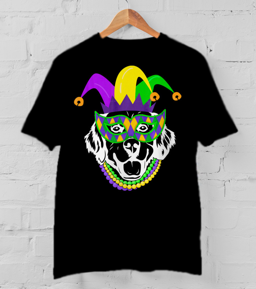 Mardi Gras Jester Hat Golden Retriever Beads Mask T-Shirt