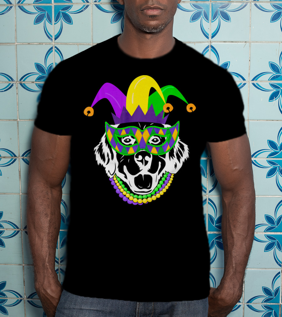 Mardi Gras Jester Hat Golden Retriever Beads Mask T-Shirt