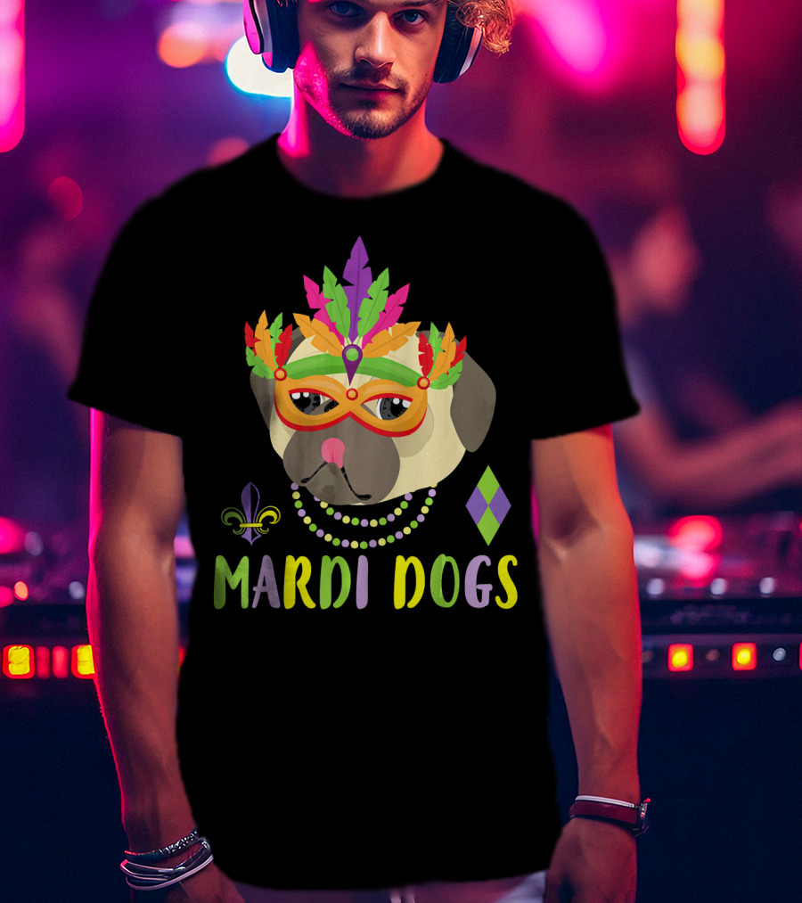 Pug Dog Mardi Gras Beads Mask Fleur De Lis Mardi Dogs Masquerade Costume T-Shirt