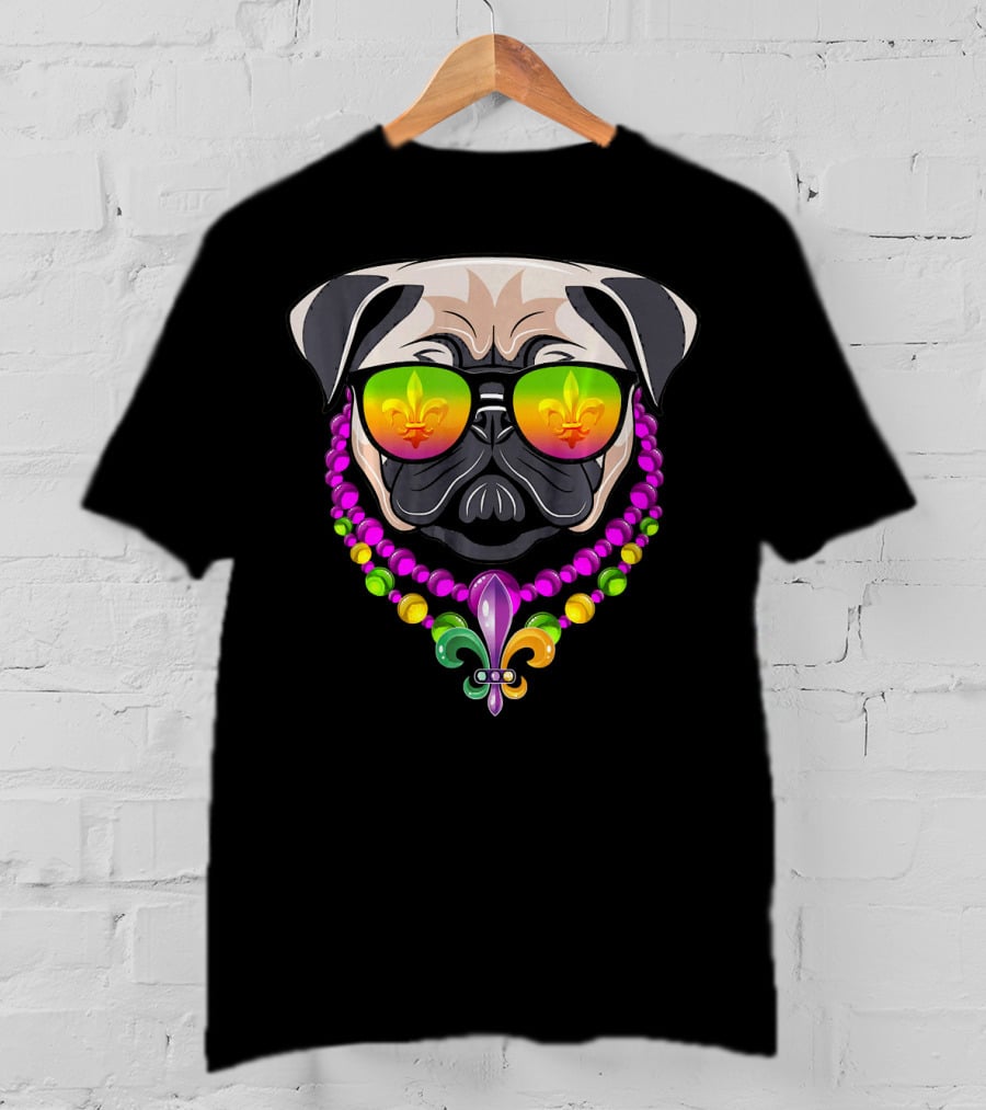 Mardi Gras Pug With Beads And Fleur-de-Lis Sunglasses T-Shirt