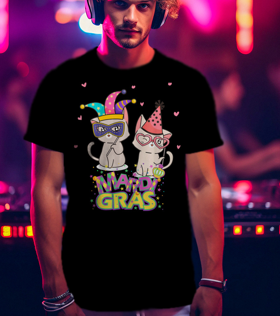 Chillin With My Cats Mardi Gras Party Masks And Hearts T-Shirt
