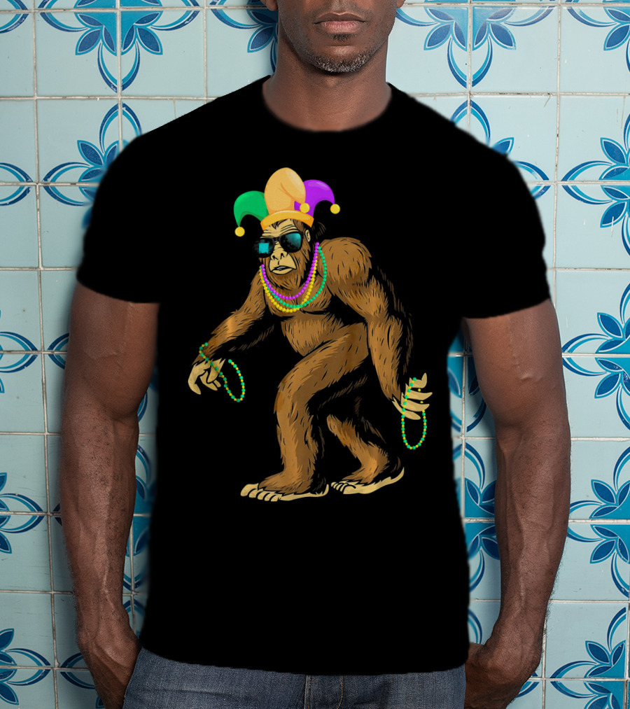 Mardi Gras Bigfoot Jester Bead Party T-Shirt