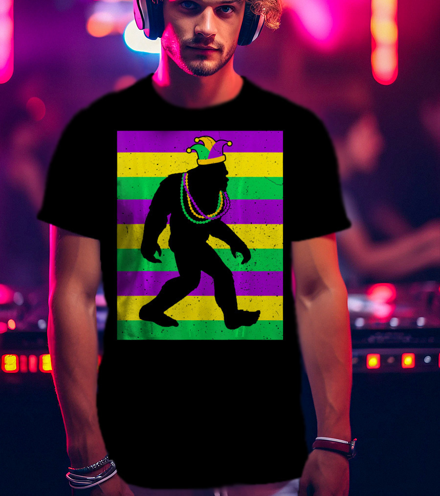 Bigfoot Sasquatch In Mardi Gras Jester Hat And Beads T-Shirt