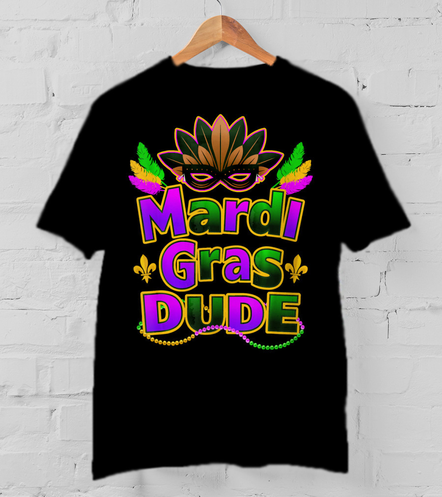 Mardi Gras Dude Mask And Beads With New Orleans Festive Colors T-Shirt