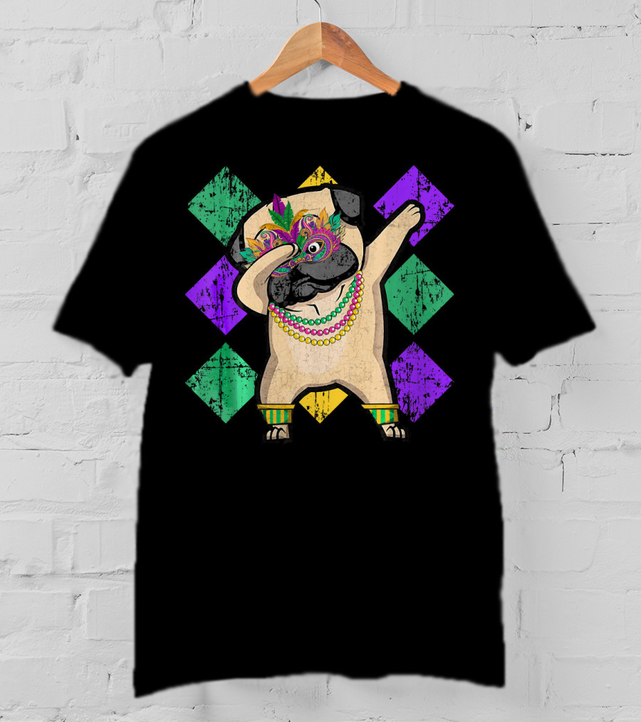 Funny Pug Dabbing Wearing Mardi Gras Beads And Mask With Colorful Diamond T-Shirt