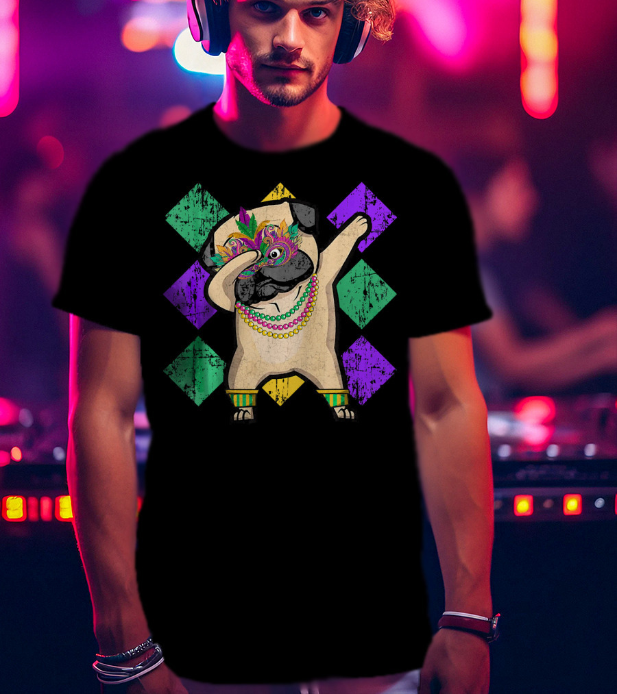 Funny Pug Dabbing Wearing Mardi Gras Beads And Mask With Colorful Diamond T-Shirt
