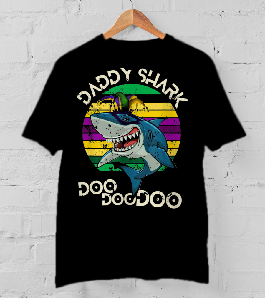 Daddy Shark Doo Doo Mardi Gras Jester Hat Retro Stripes T-Shirt