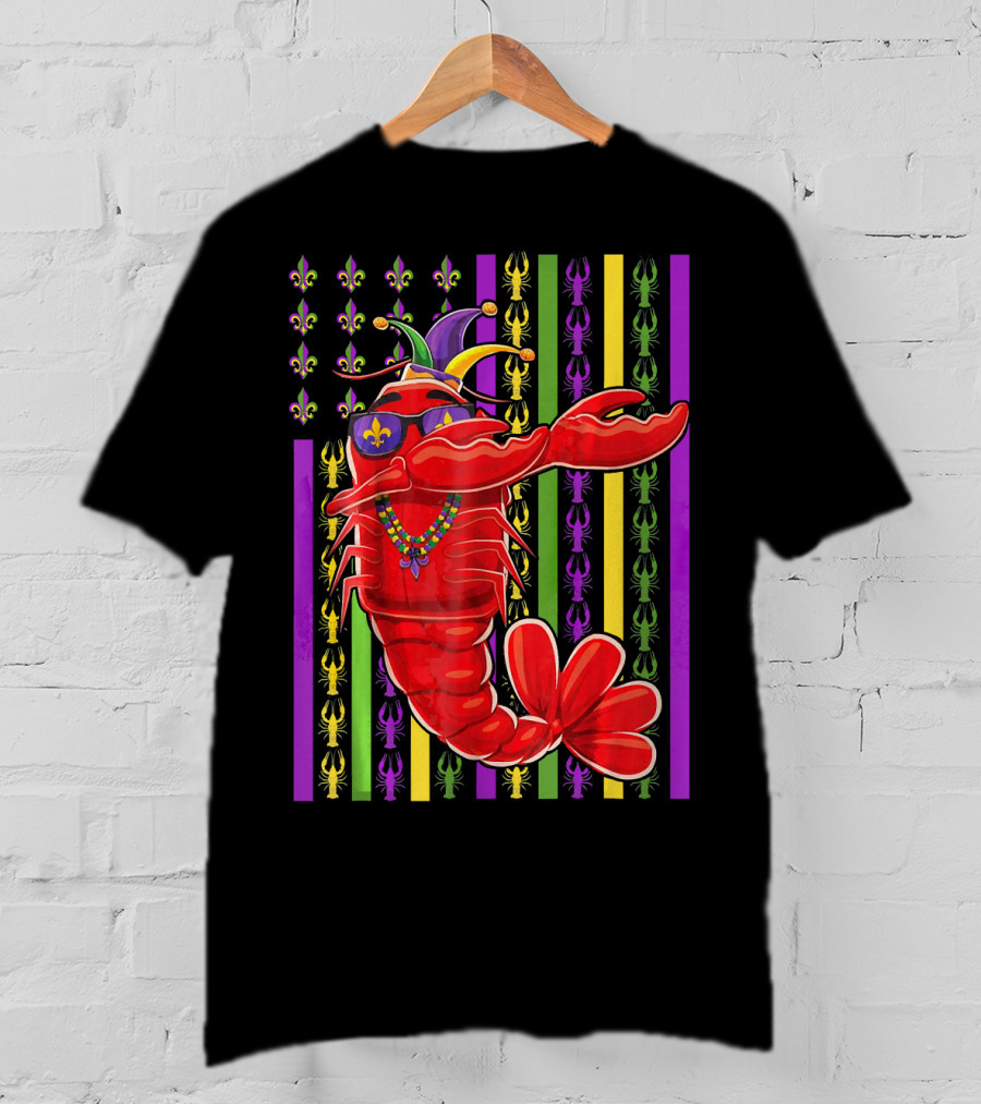 Funny Mardi Gras Crawfish Dabbing Americ Jester Hat Beads Fleur-de-Lis Stripes T-Shirt