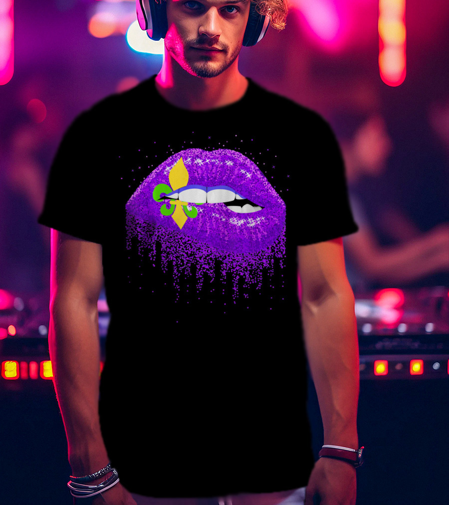 Funny Mardi Gras Purple Glitter Lips With Fleur-de-Lis T-Shirt