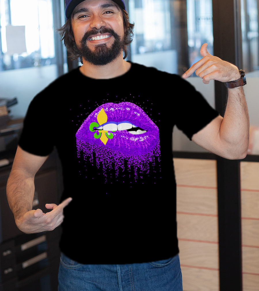 Funny Mardi Gras Purple Glitter Lips With Fleur-de-Lis T-Shirt