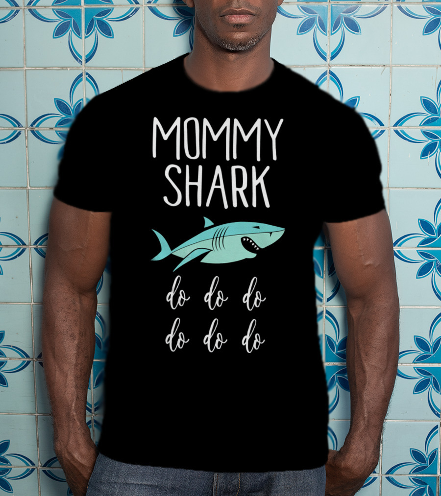 Mommy Shark Do Do Do Pregnancy Announcement T-Shirt