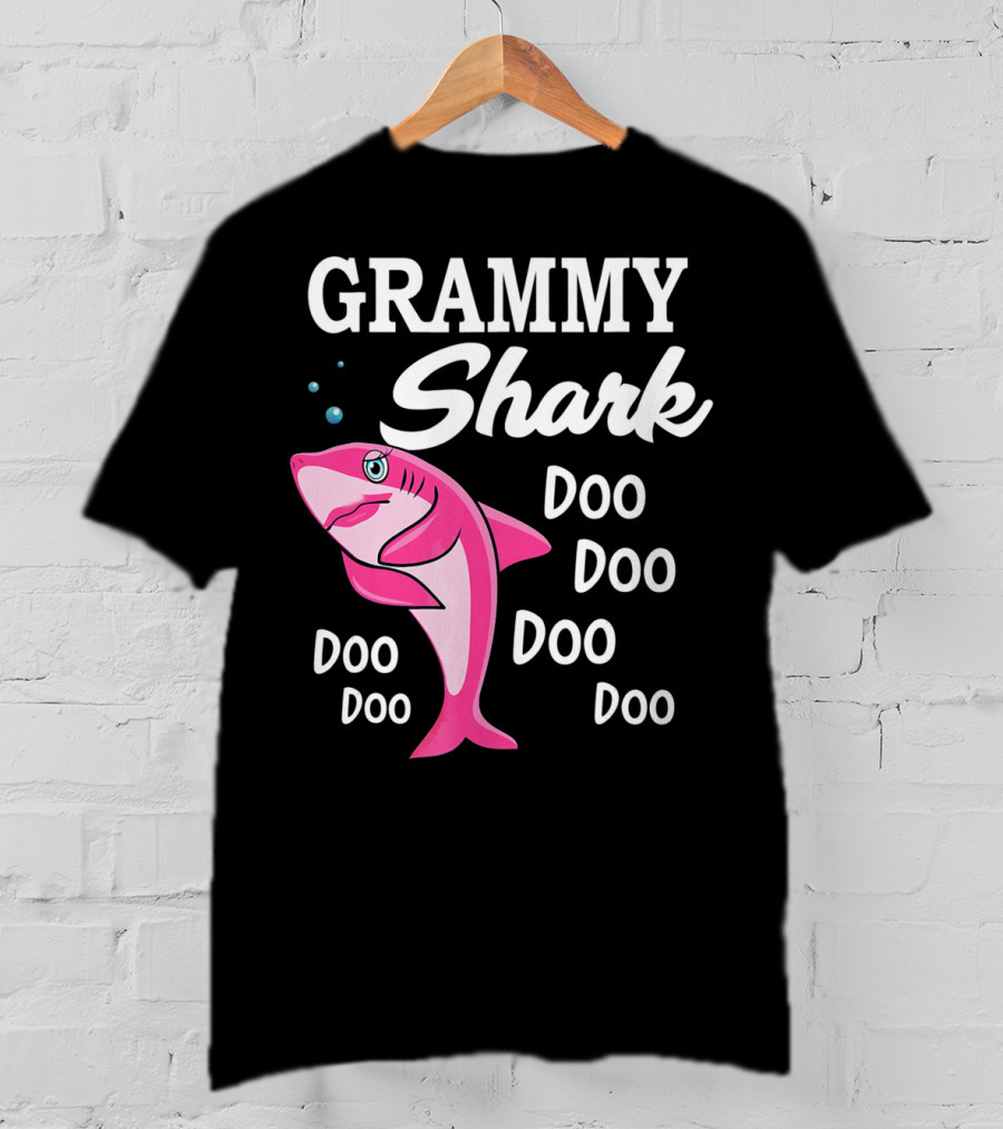 Grammy Shark Doo Doo Doo Grandma Hall T-Shirt