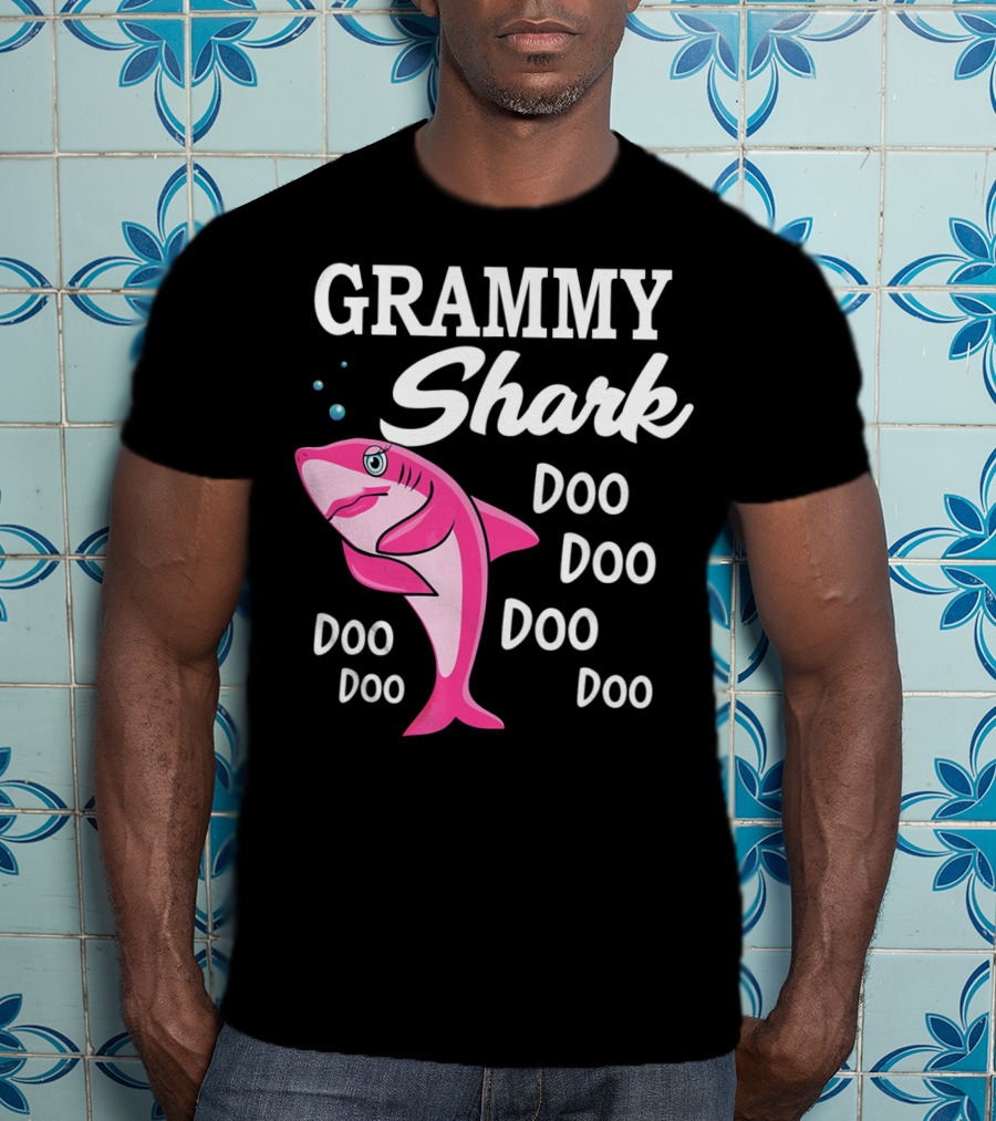Grammy Shark Doo Doo Doo Grandma Hall T-Shirt