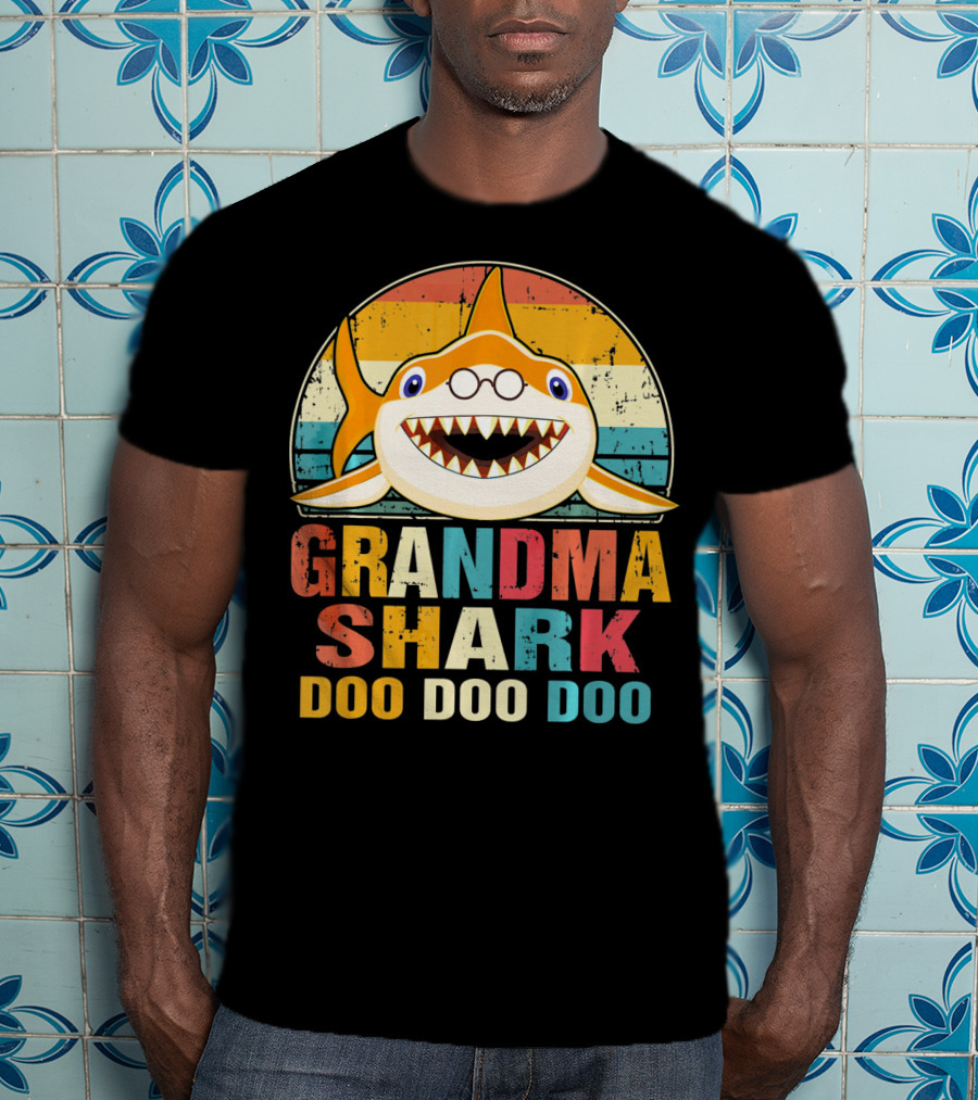 Grandma Shark Doo Doo Doo Retro T-Shirt