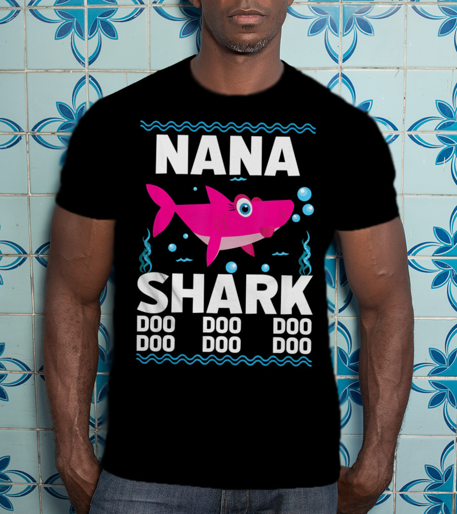 Nana Shark Doo Doo Pink Cartoon With Bubbles T-Shirt