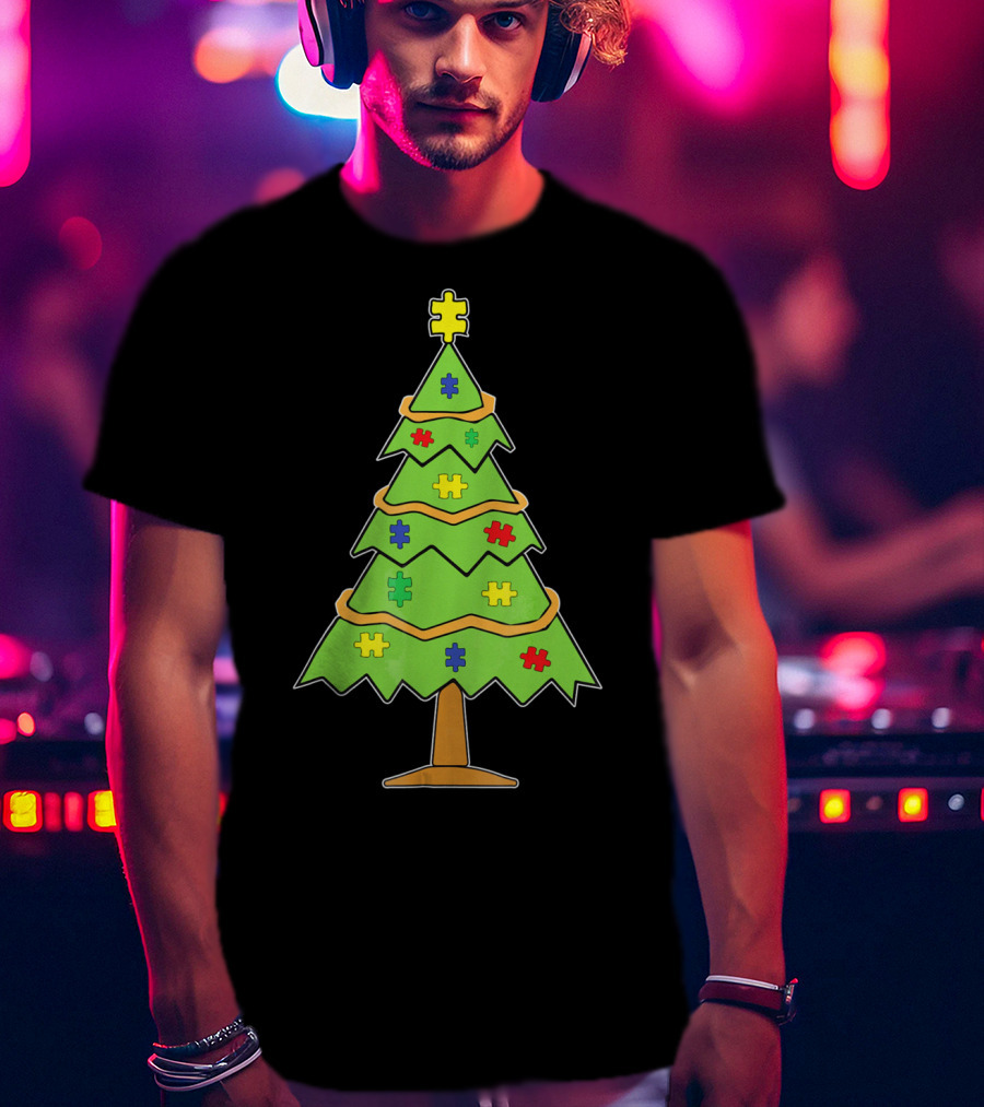 Autism Awareness Christmas Tree With Colorful Puzzle Pieces T-Shirt