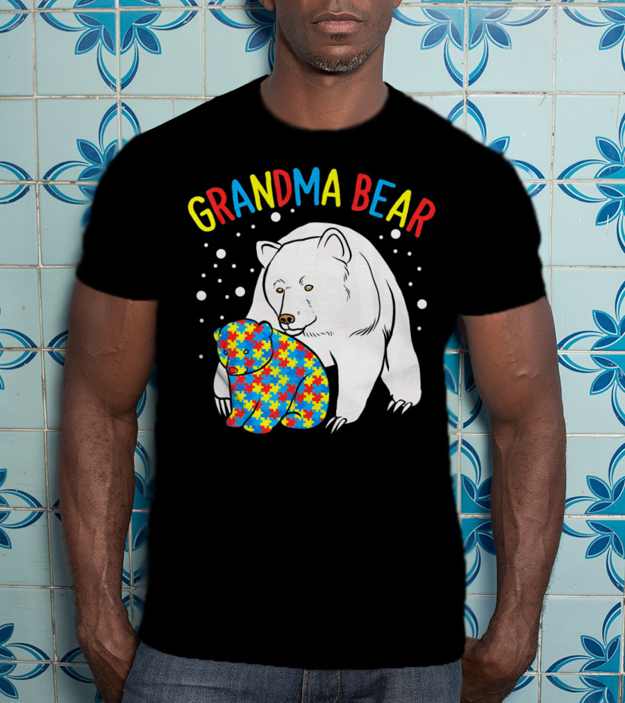 Grandma Bear Autism Puzzle Pattern Hugging Cubs T-Shirt