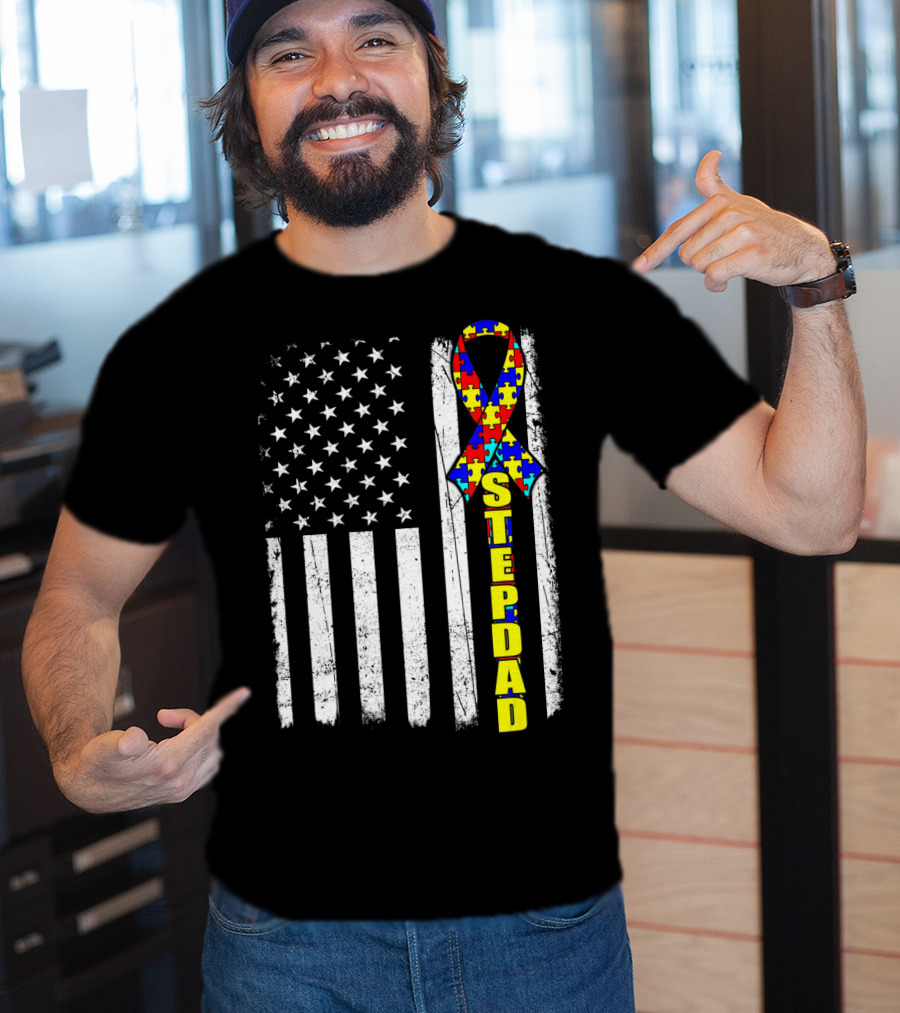Stepdad Autism Awareness Puzzle Ribbon American Flag T-Shirt