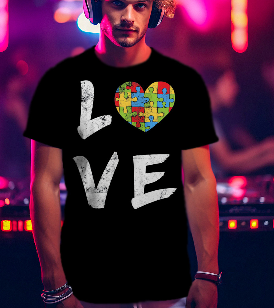 LOVE Autism Mom Puzzle Heart Autism T-Shirt