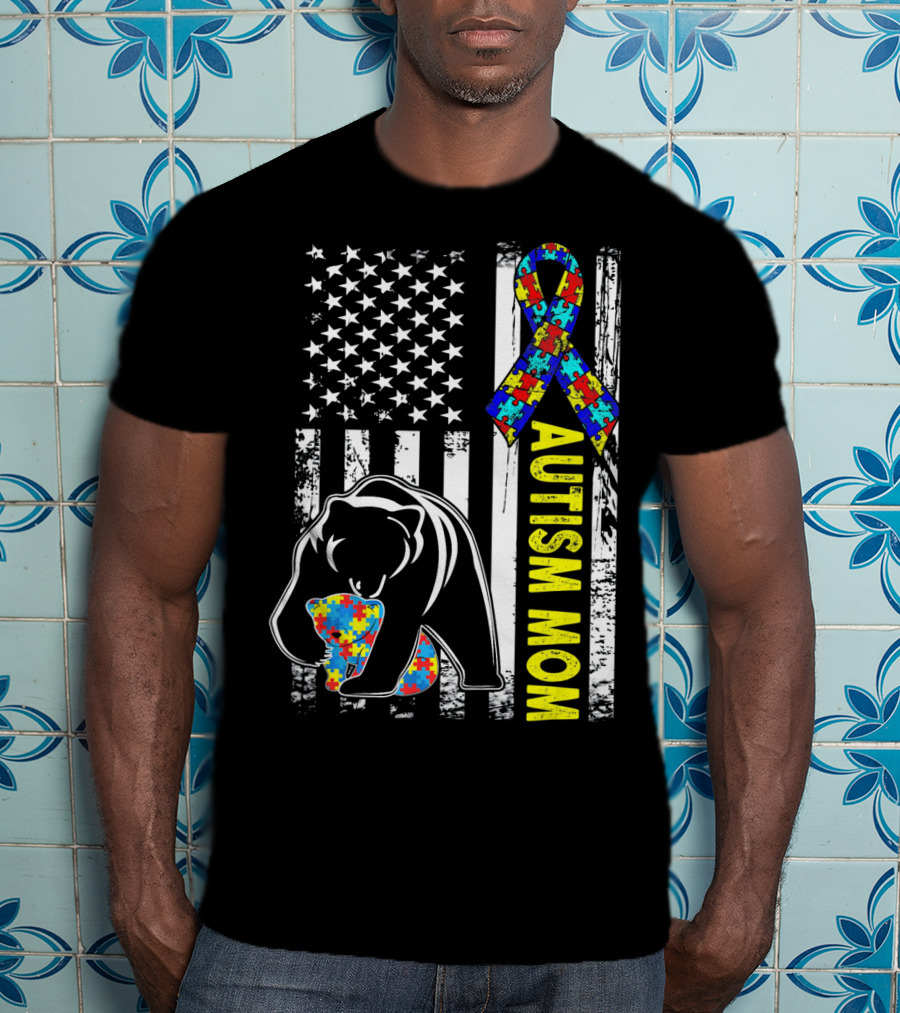 Autism Mom Bear With Puzzle Ribbon And American Flag T-Shirt