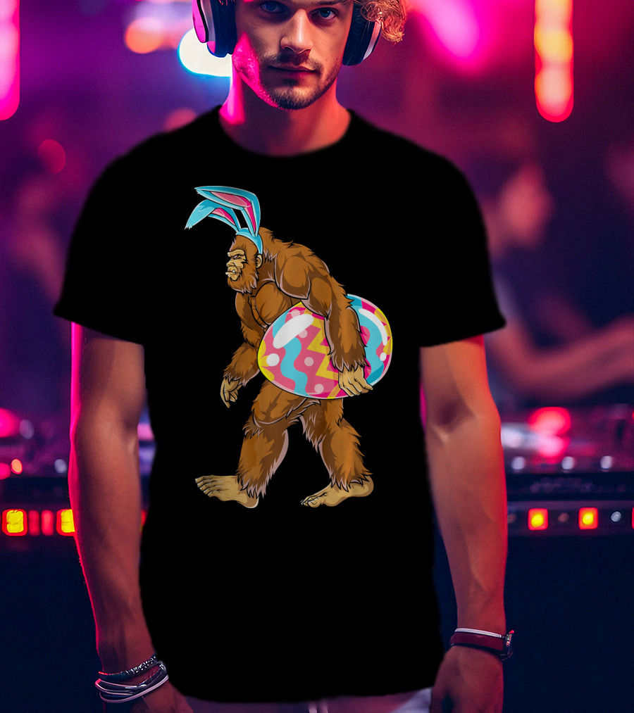 Bigfoot Sasquatch With Easter Bunny Ears And Egg T-Shirt