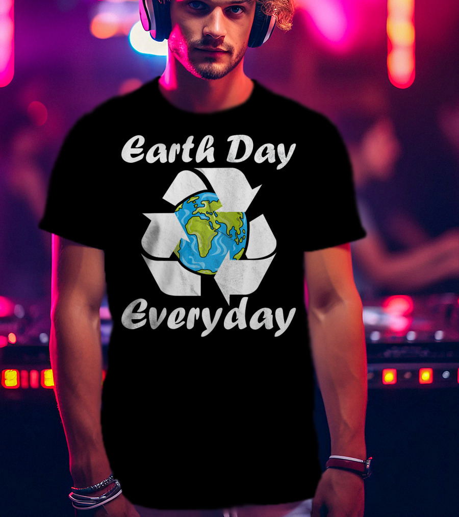 Earth Day Everyday Vintage Recycle Globe T-Shirt
