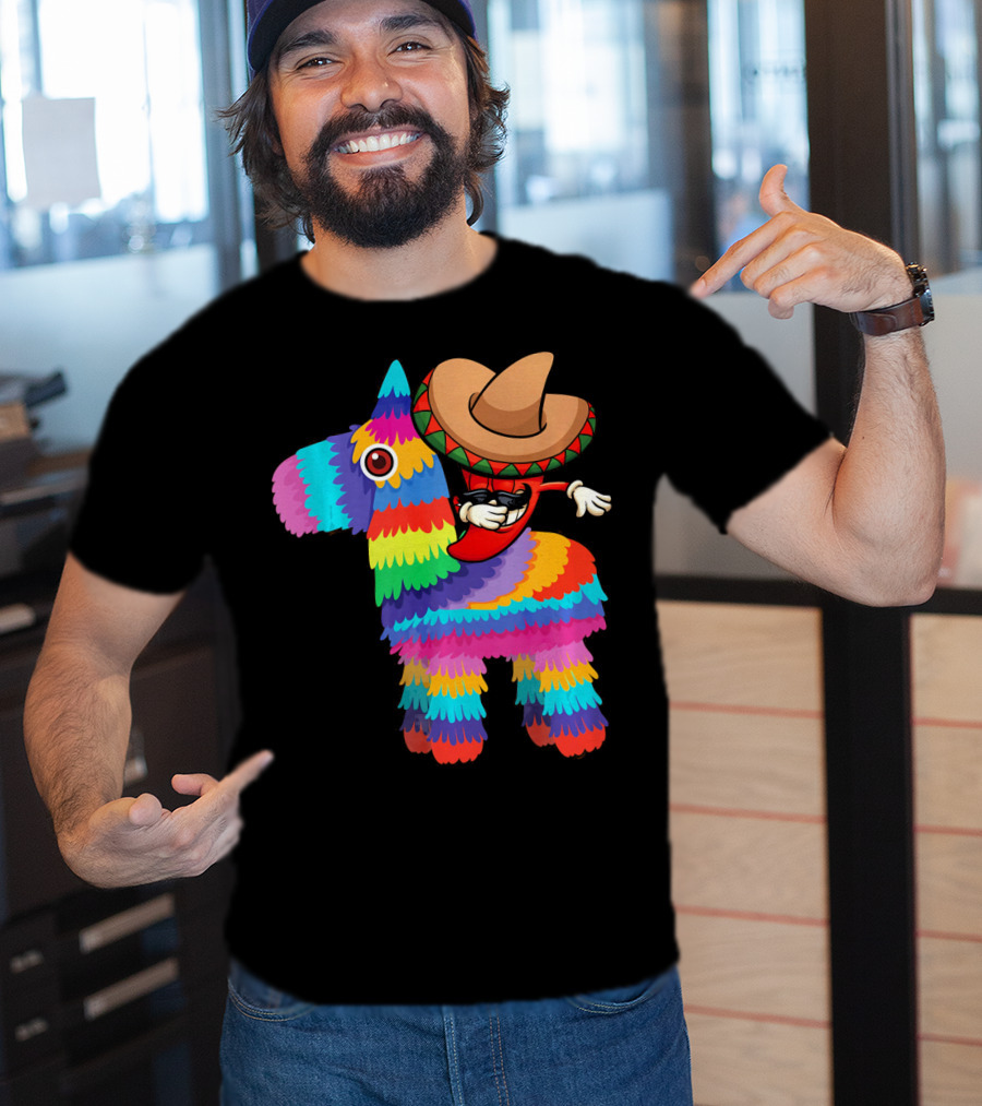 Dabbing Chili Pepper Piñata Cinco Sombrero Fun T-Shirt
