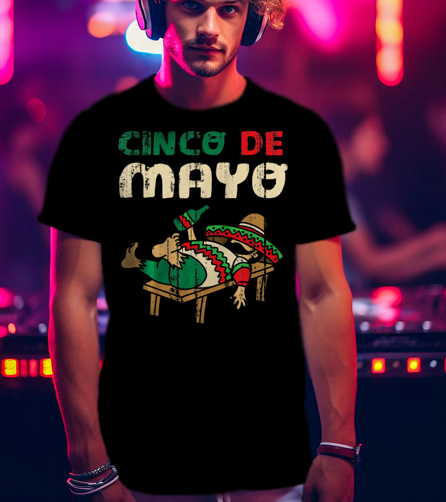 Cinco De Mayo Festive Celebration Sombrero And Poncho T-Shirt