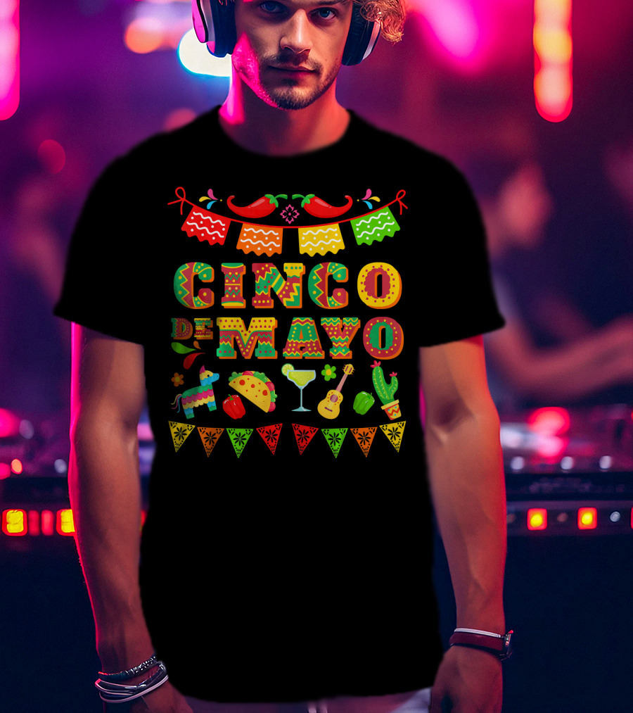 Cinco De Mayo Festividad Del Cinco Sombreros Banderas Chiles Margarita Tacos Cactus Guitarra Piñata T-Shirt