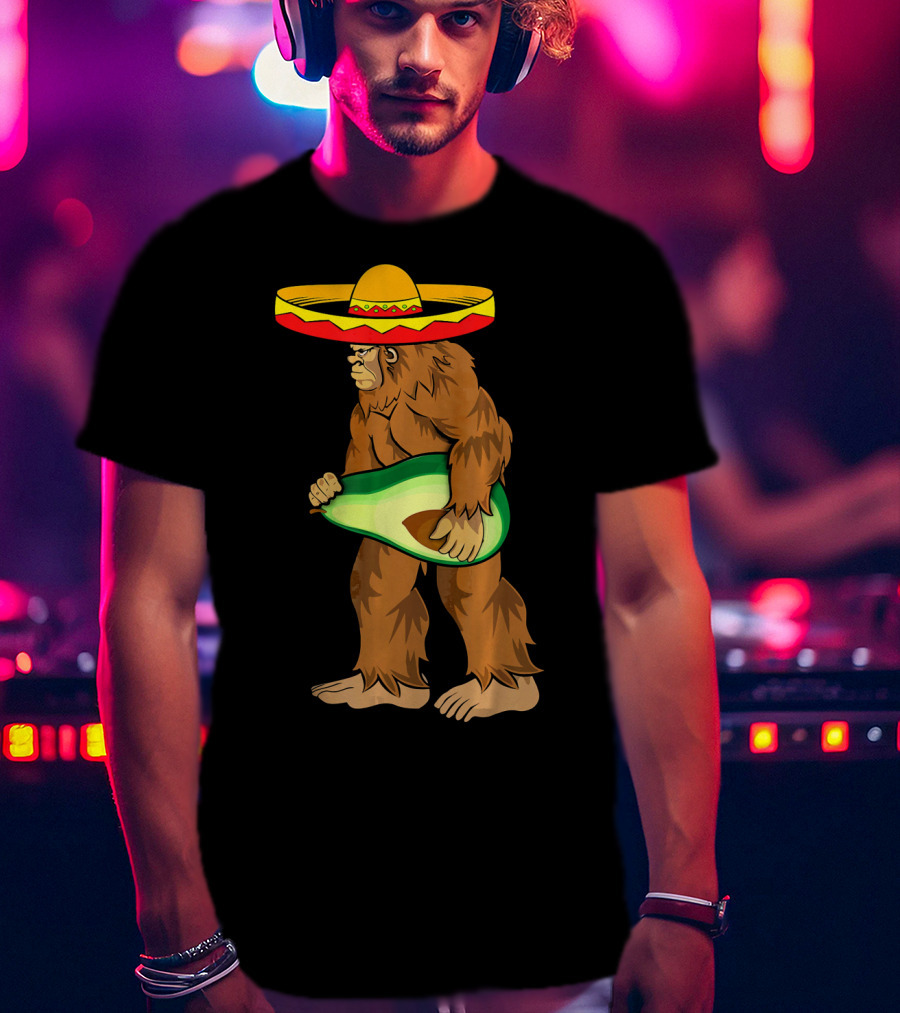 Bigfoot Sombrero Avocado Cinco De Mayo T-Shirt