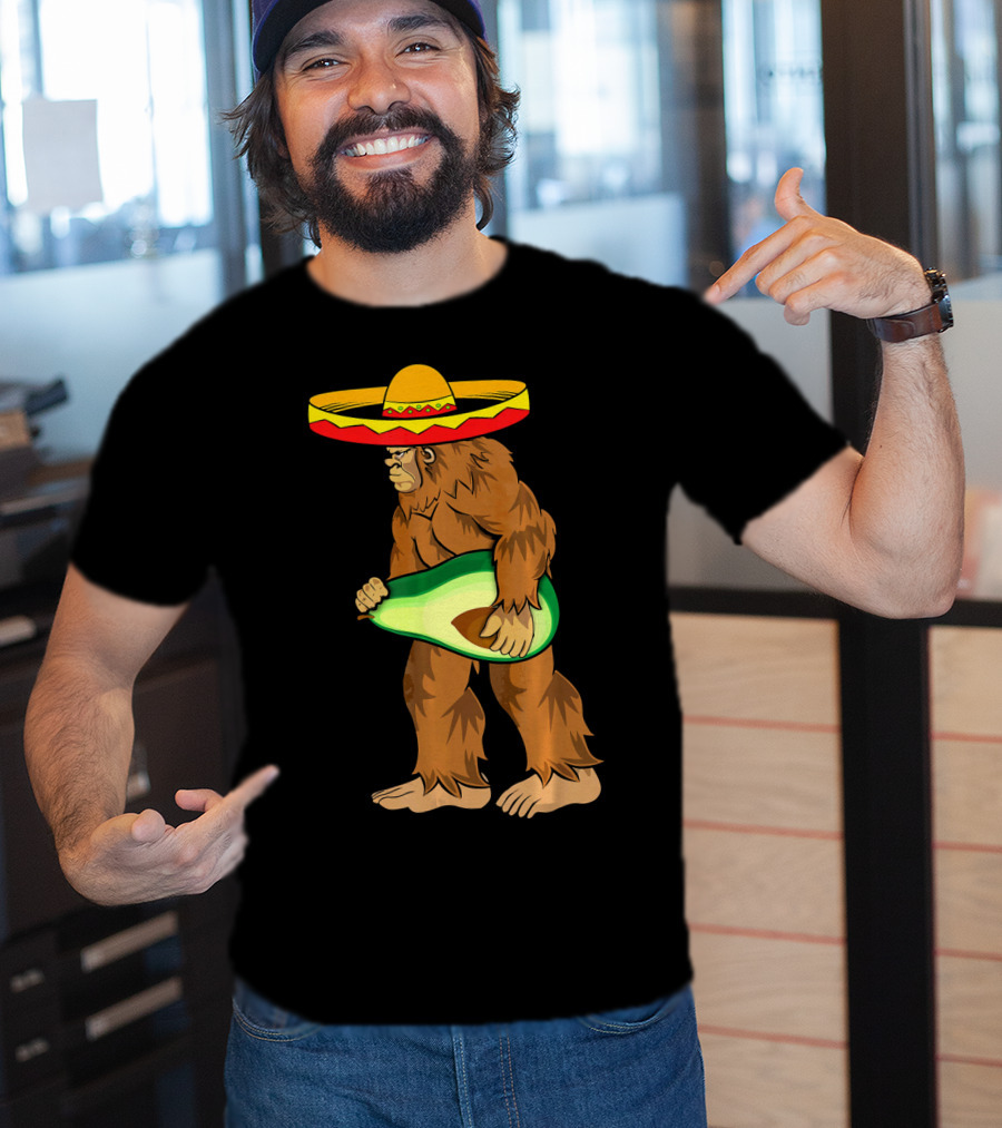 Bigfoot Sombrero Avocado Cinco De Mayo T-Shirt