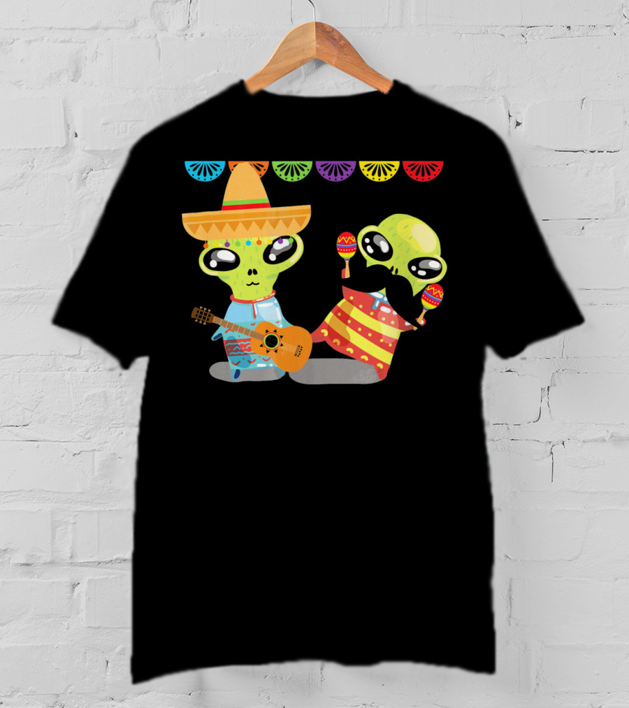 Mexican Fiesta Alien Sombrero Guitar Maracas Cinco De Mayo T-Shirt