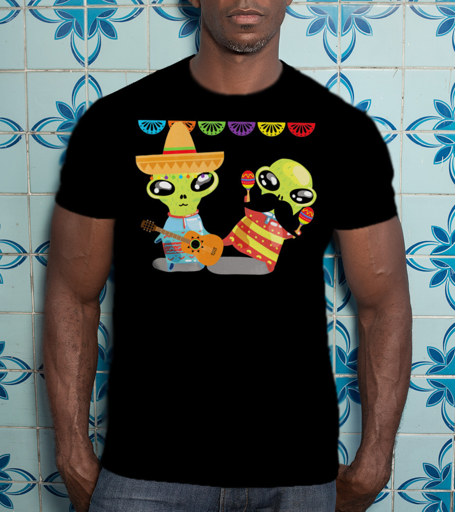 Mexican Fiesta Alien Sombrero Guitar Maracas Cinco De Mayo T-Shirt