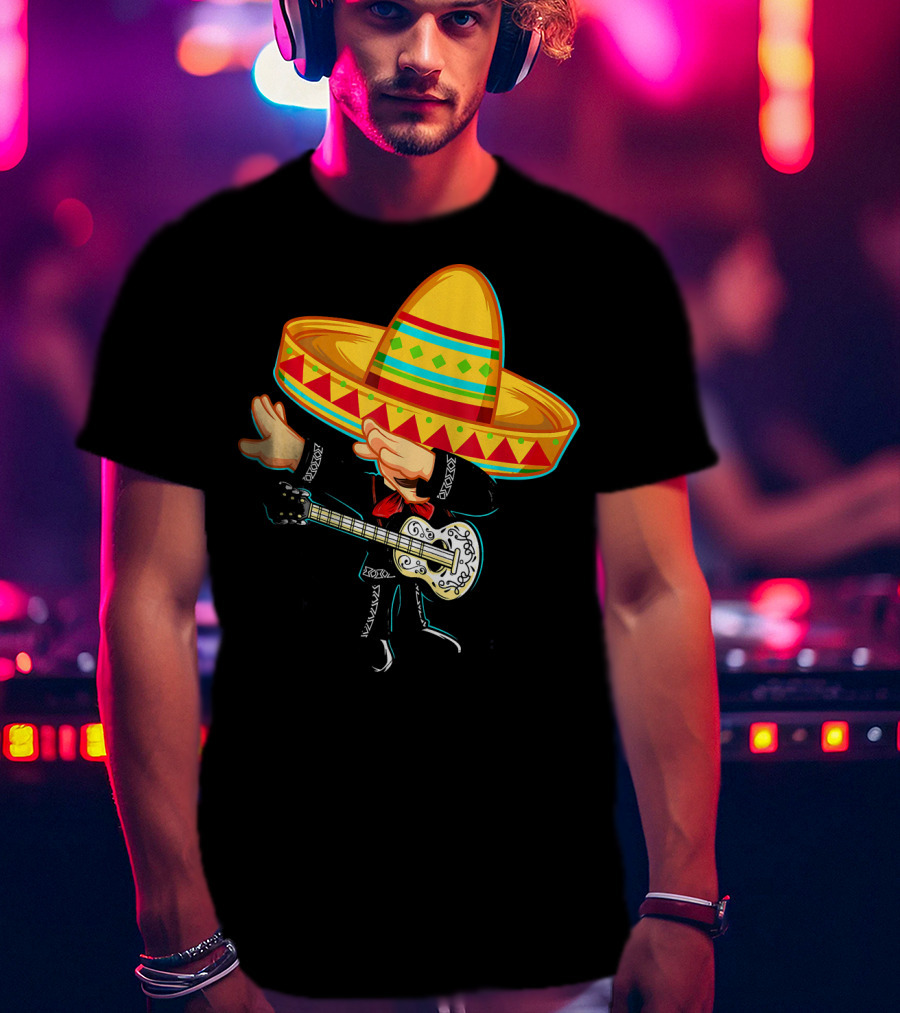 Dabbing Mexican Mariachi With Guitar Sombrero Cinco De Mayo T-Shirt