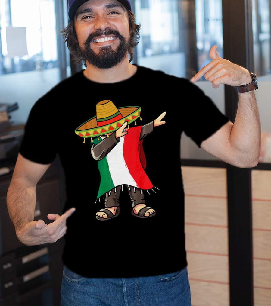 Mexican Flag Poncho Man Dabbing Cinco De Mayo Sombrero T-Shirt