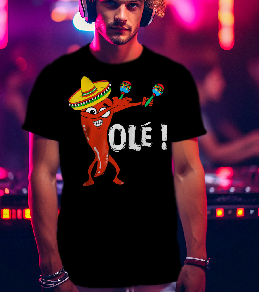 Olé Cinco De Mayo Dancing Chili With Sombrero And Maracas T-Shirt
