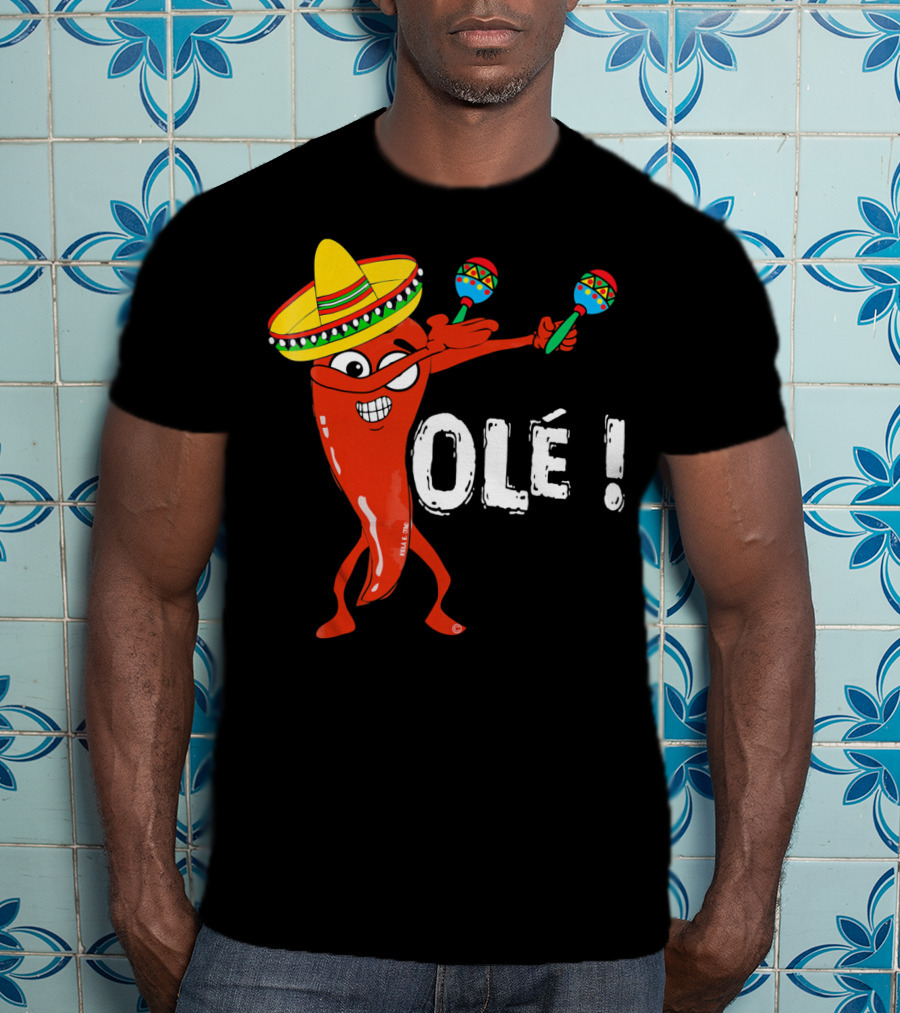 Olé Cinco De Mayo Dancing Chili With Sombrero And Maracas T-Shirt
