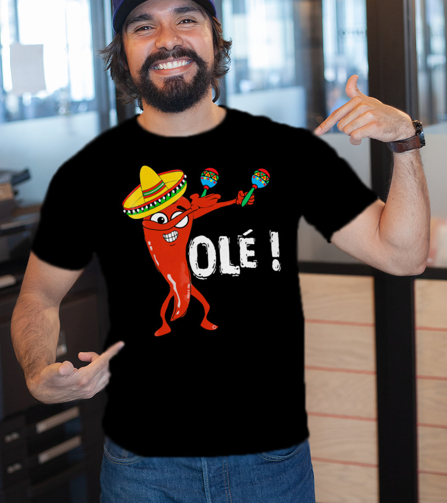 Olé Cinco De Mayo Dancing Chili With Sombrero And Maracas T-Shirt