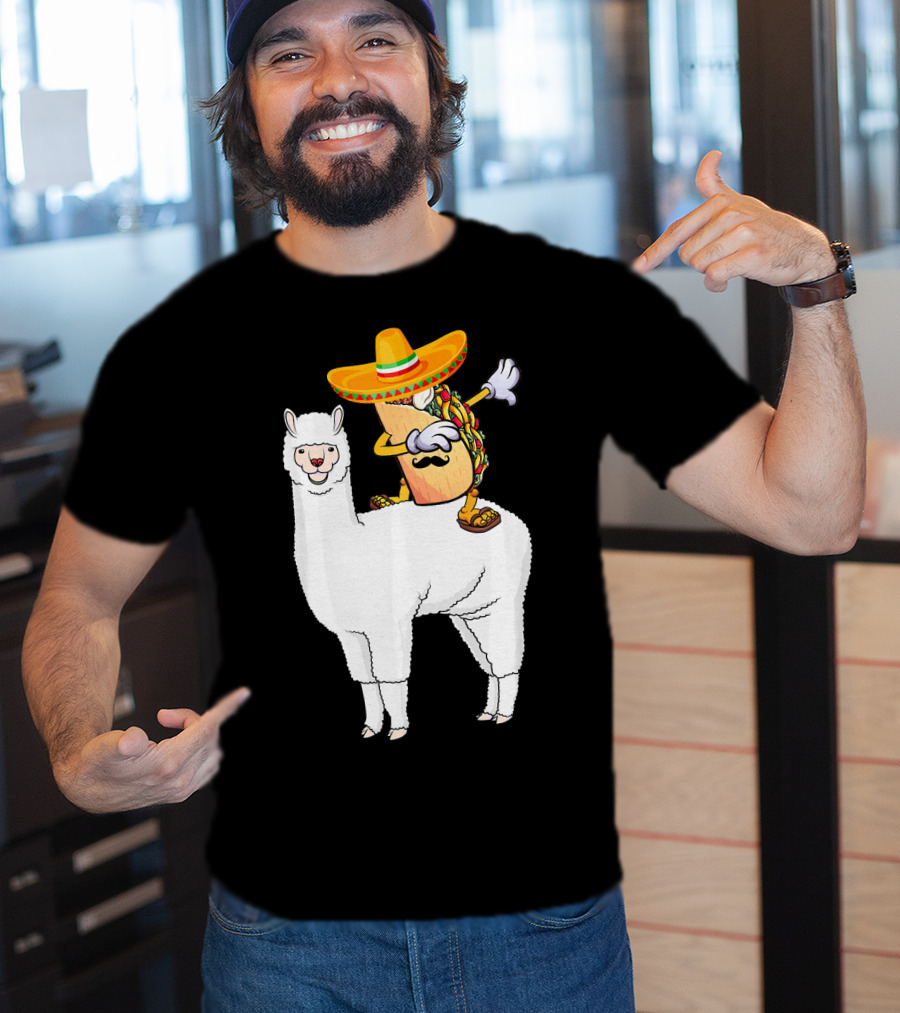Dabbing Taco With Sombrero On Llama T-Shirt