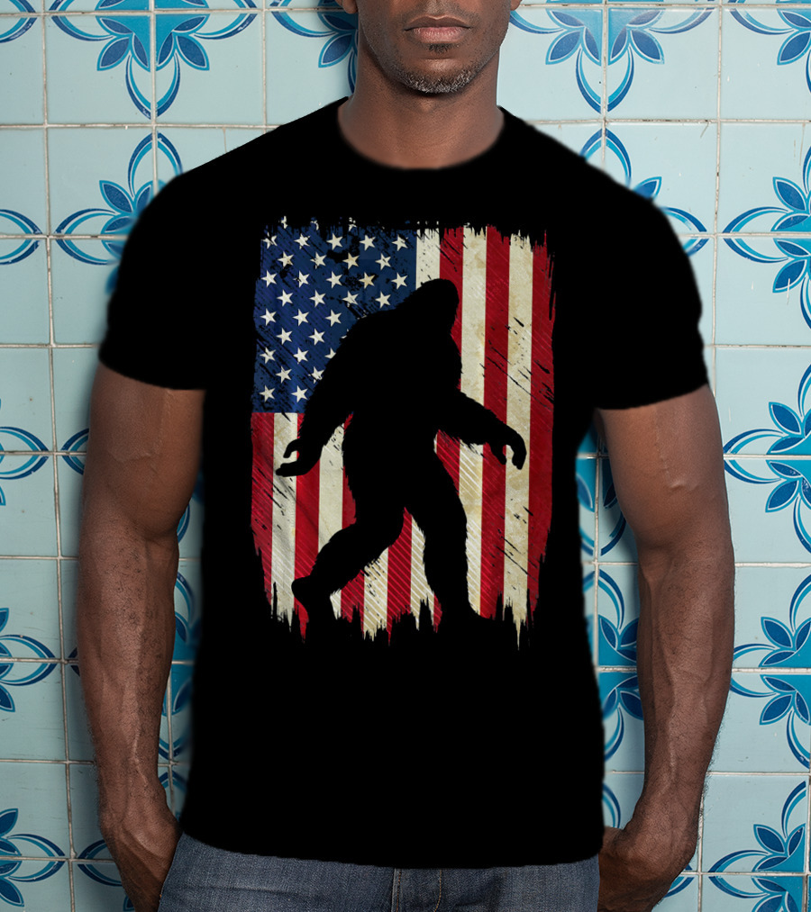 Bigfoot Sasquatch Silhouette Over American Flag USA T-Shirt