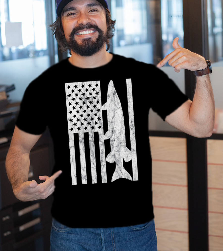American Flag Musky Fishing T-Shirt