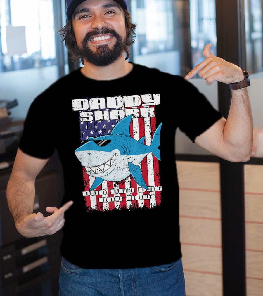 Daddy Shark Doo Doo Doo American Flag T-Shirt