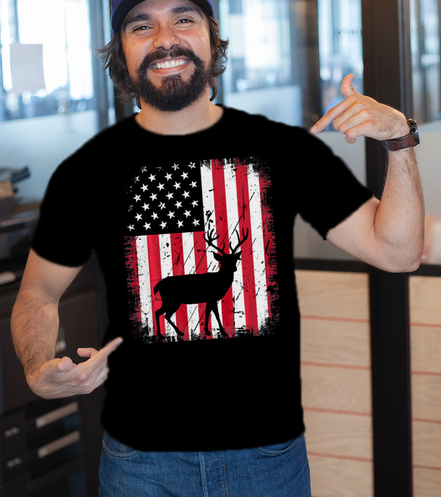 Vintage Deer USA American Flag Fourth Of July T-Shirt