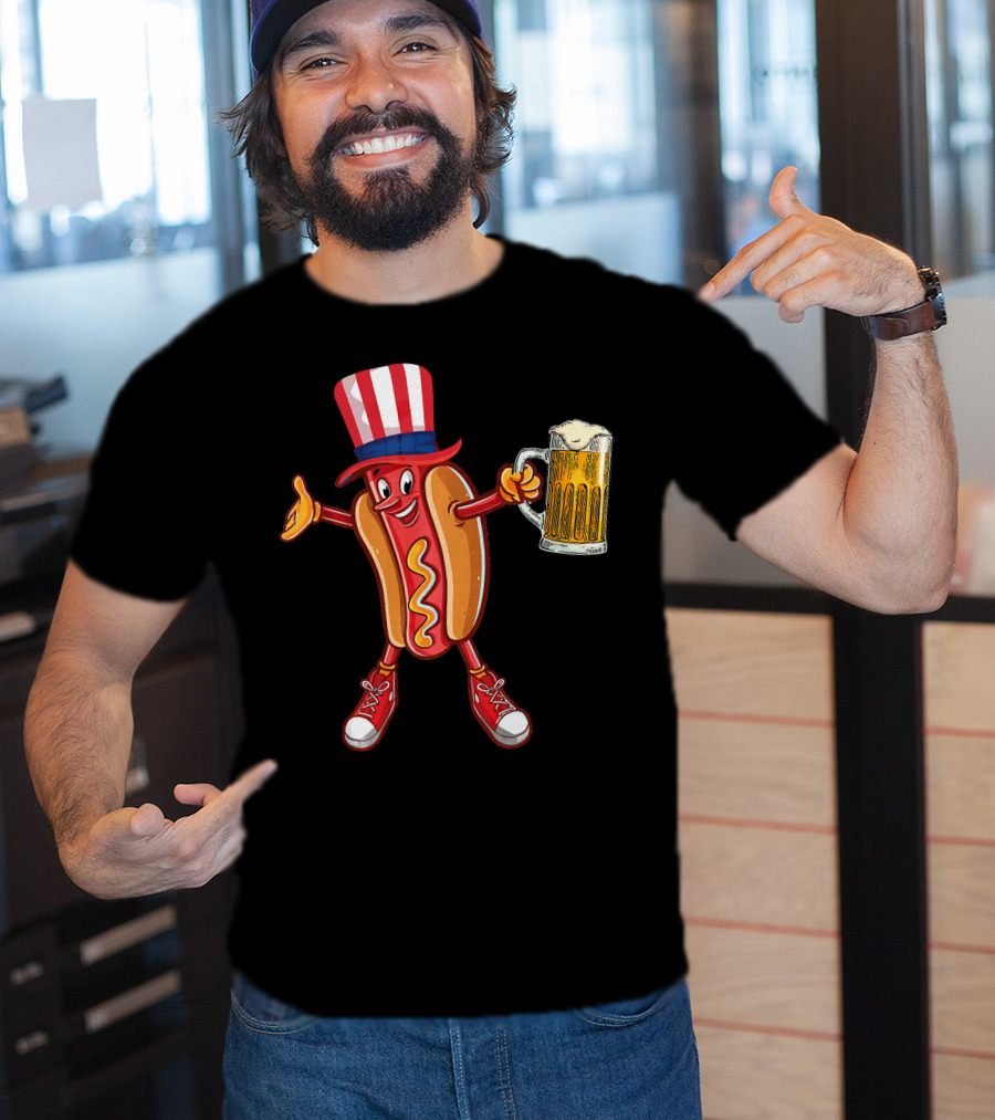Funny Hot Dog Wearing US Flag Hat Holding Beer Mug T-Shirt