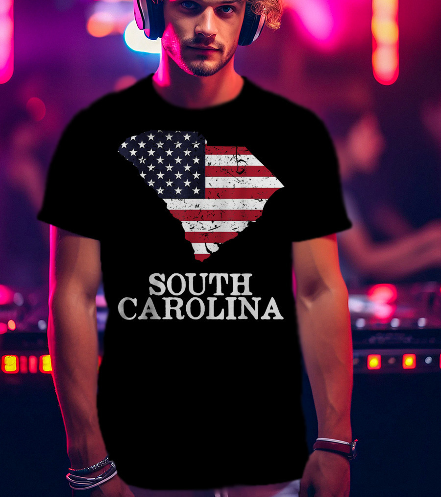 South Carolina Map With American Flag T-Shirt