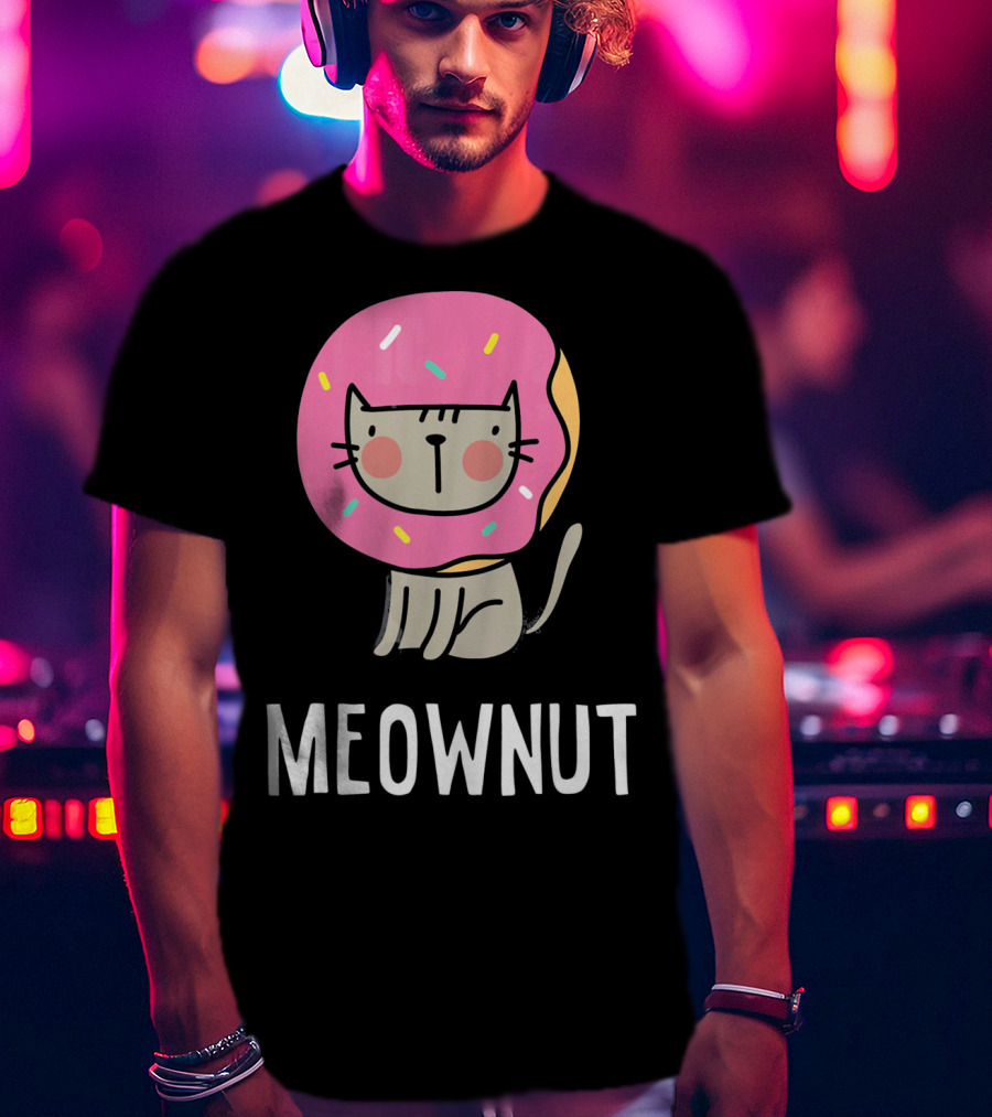 Cute Donut Cat Pun Meownut Funny Meownut T-Shirt