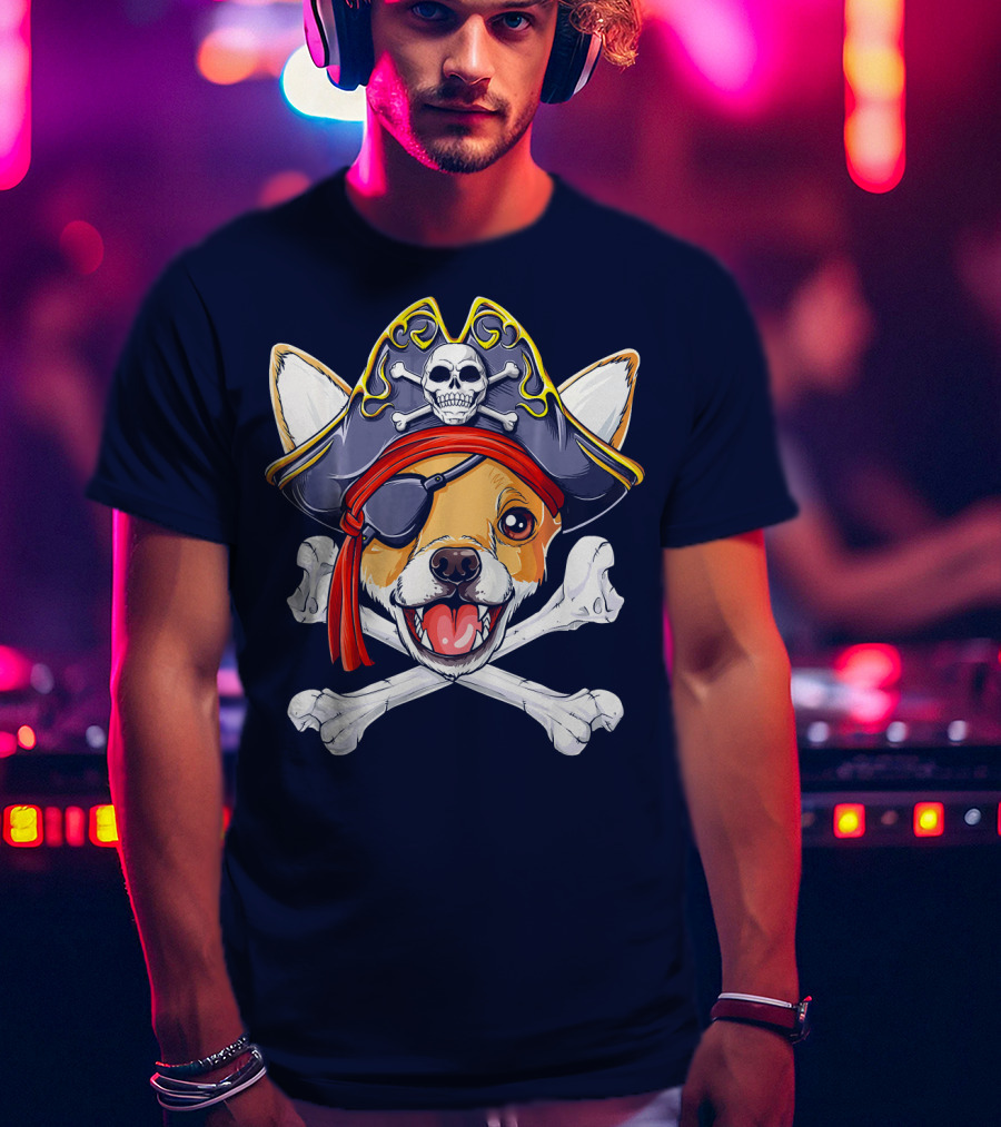 Buccaneer Chihuahua With Skull And Crossbones Bandana T-Shirt