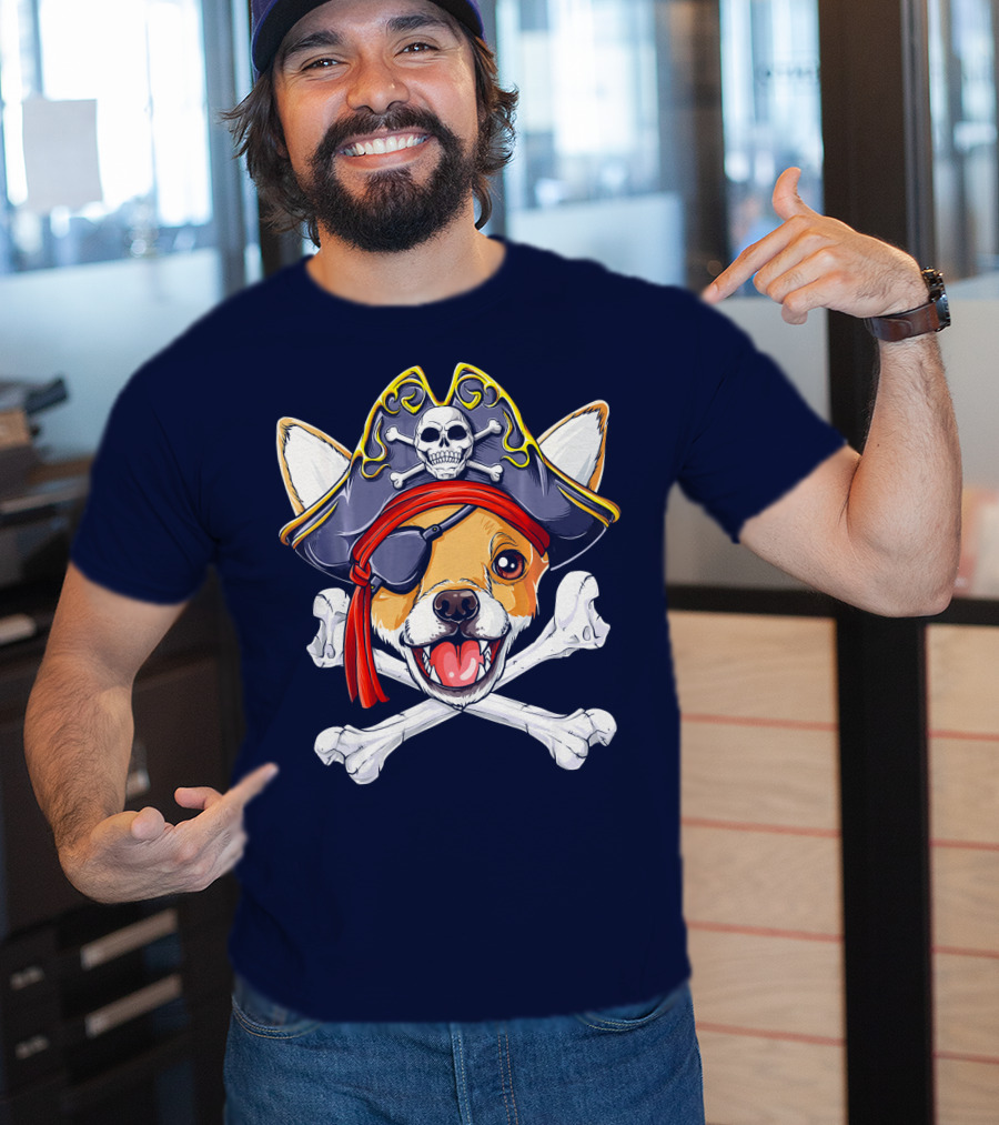 Buccaneer Chihuahua With Skull And Crossbones Bandana T-Shirt